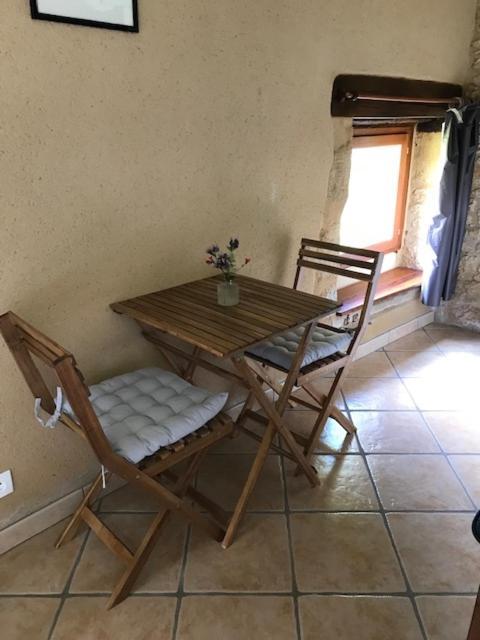 Chambre D'Hotes Lasserre Saint-Amand-de-Coly Eksteriør bilde